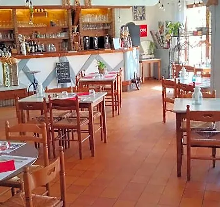 ベッド・アンド・ブレックファスト La Taverne 3*